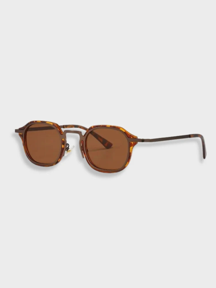 Classic Round Sunglasses - Image 3