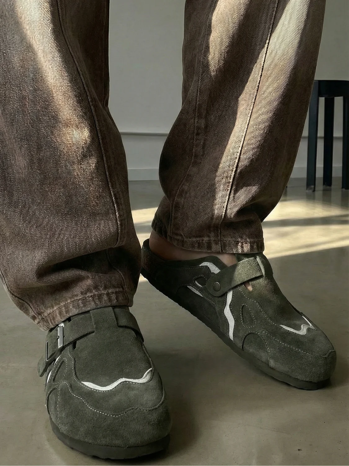 DCRB Wavey Clogs - Image 8